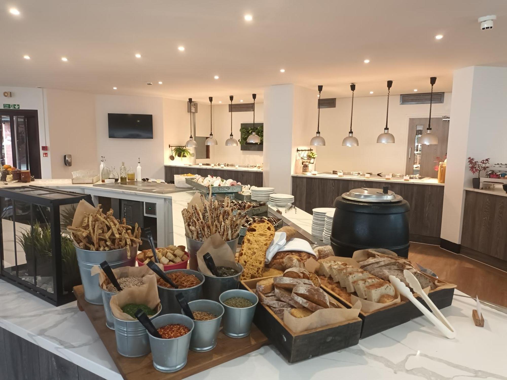 Hotel Cim Business Centre Maidenhead Esterno foto
