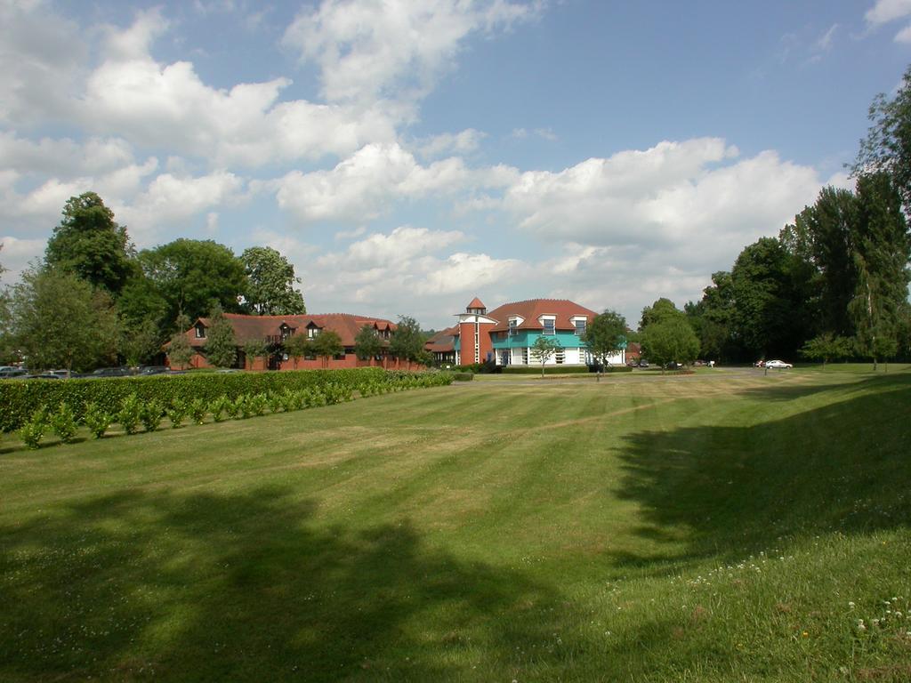 Hotel Cim Business Centre Maidenhead Esterno foto